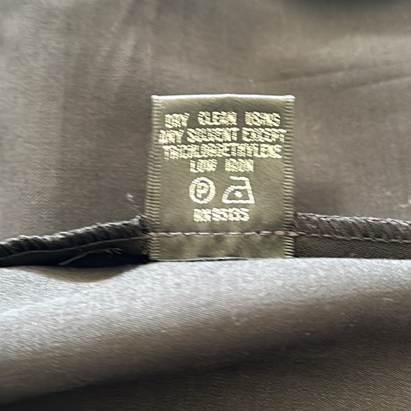 Lafayette 148 sz 6 black wool trousers zip closure great pre owned condition - Picture 9 of 9